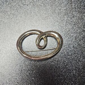 🟢Elegant Gold Heart Brooch🟢